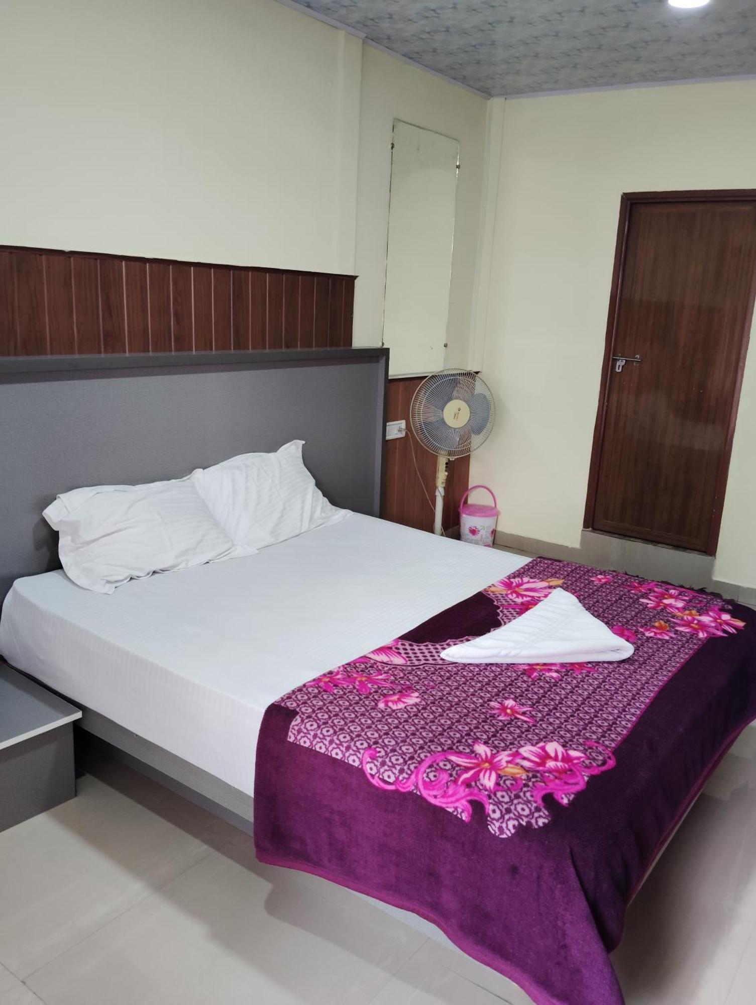 Anaviratty Riya Home Stay Munnar מראה חיצוני תמונה