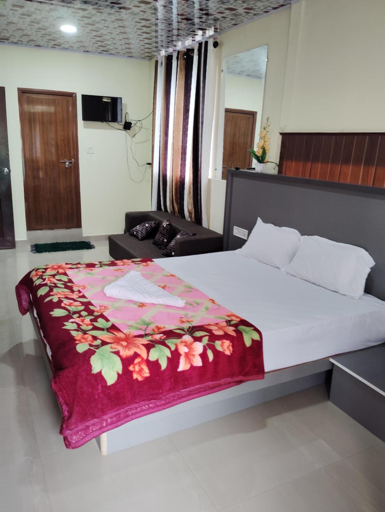 Anaviratty Riya Home Stay Munnar מראה חיצוני תמונה